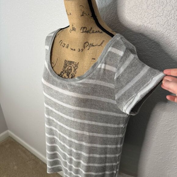 Hollister Scoop Neck Short Sleeve Striped Tunic Top Size M Grey Preppy Open Knit - Picture 2 of 8